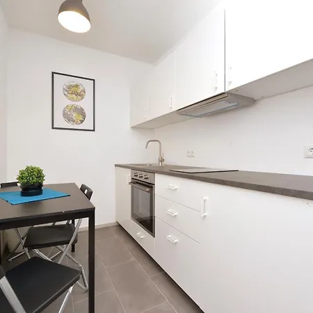 Deluxe City Mountain Studio Apartment *