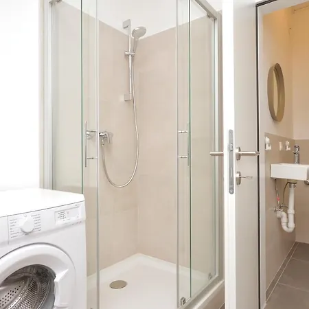Deluxe City Mountain Studio Apartment *